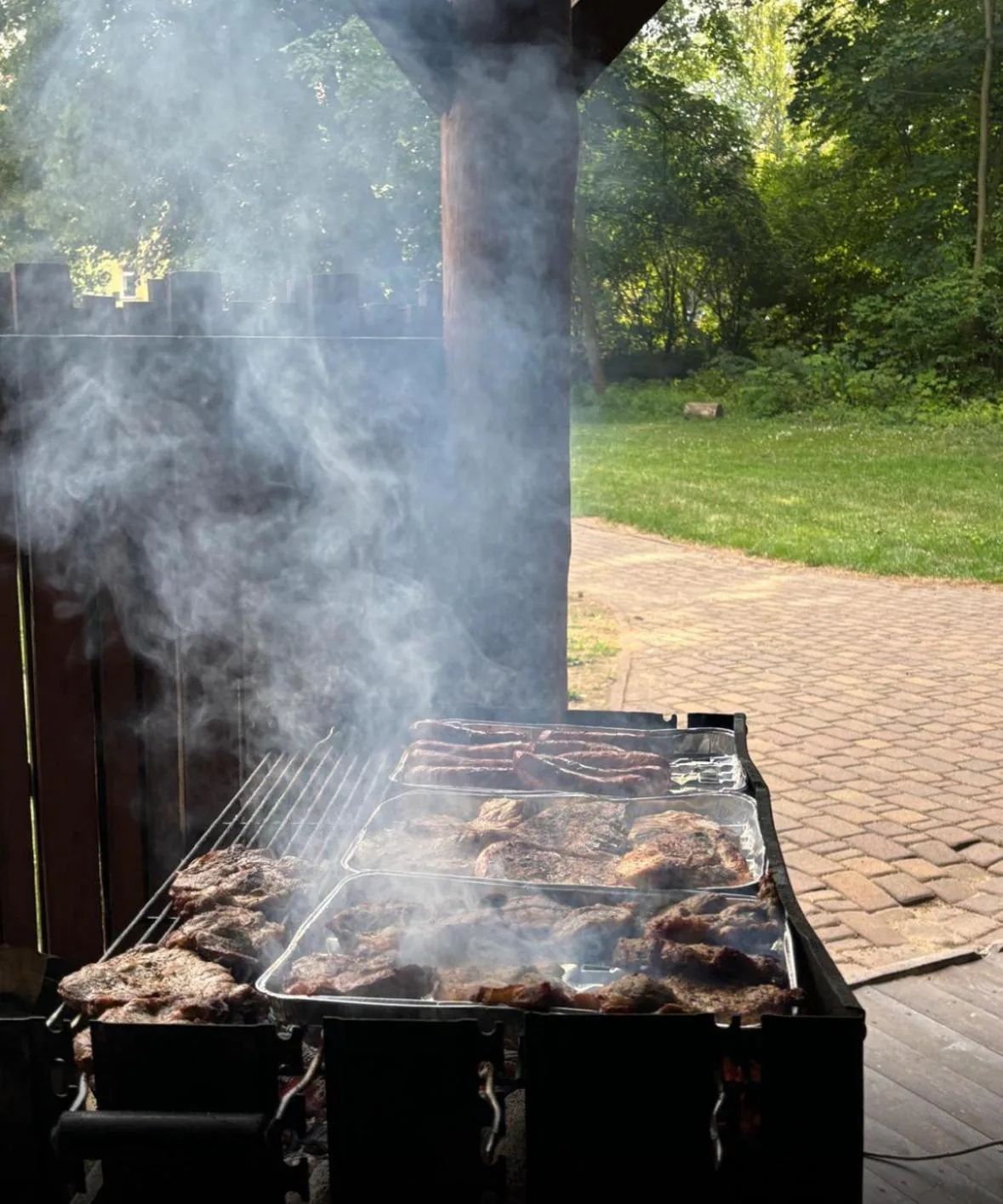 Grill przygotowany na piknik firmowy w Rogowie